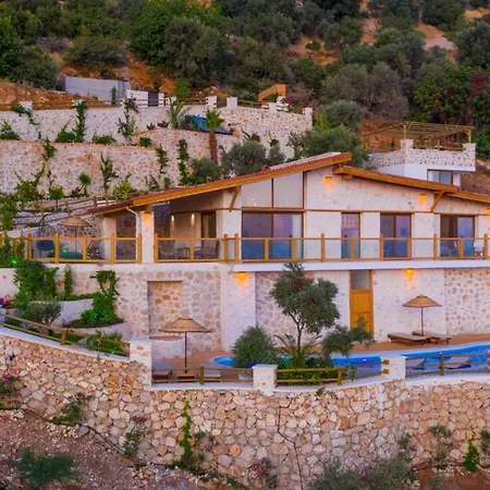Sleeps 6 Pool Air Con Wifi