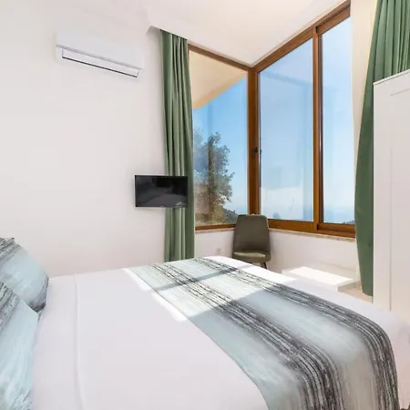 Sleeps 6 Pool Air Con Wifi Villa