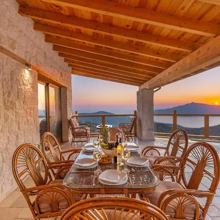 Sleeps 6 Pool Air Con Wifi Villa Kalkan