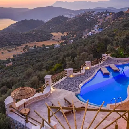 Sleeps 6 Pool Air Con Wifi Kalkan