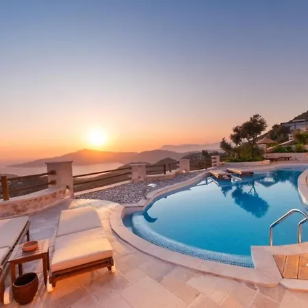 Sleeps 6 Pool Air Con Wifi